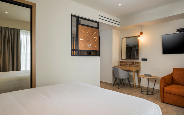 Hyperion City Hotel