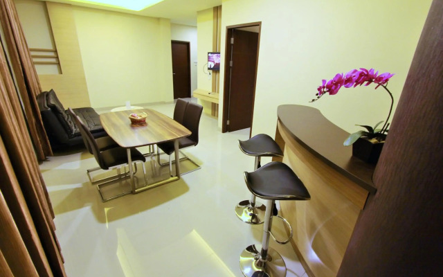 Grand Parama Hotel