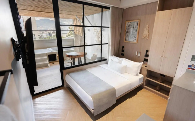 Nakúa Stay + Work