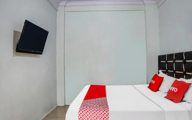 RedDoorz near Plaza Medan Fair