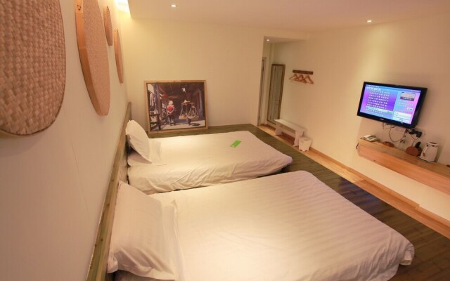 Wuyishan Old Street Riverside Hotel