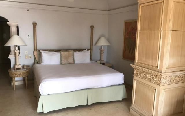 Grand Isla Navidad Golf & Spa Resort with Marina