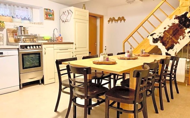 New Hostel Berlin Mitte FREE SNACK hot tea and coffee