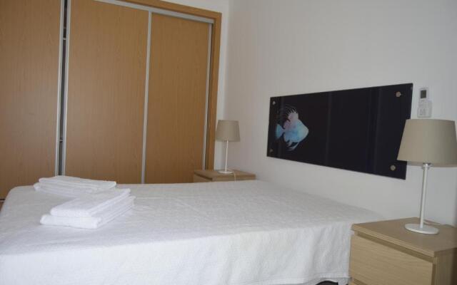 Moradia Nova E Completa A 350 Mtrs. Praia