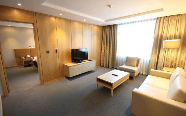 The Central Plaza Hotel