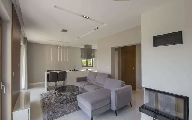 Spacious Villa in Cisownica With Terrace