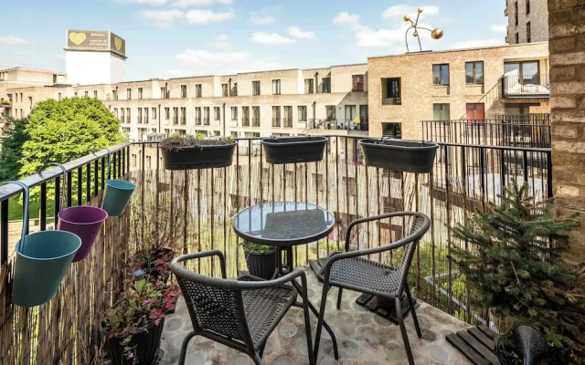 Shiny &amp; Comfy stay with Underground links nearby!