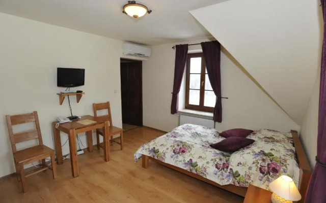 Quo Vadis Lounge Bed & Breakfast