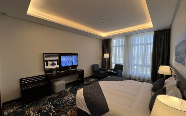 Zaha Taiba Hotel