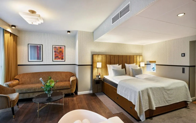 WIDE Hotel