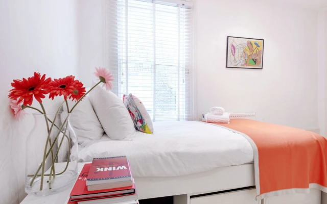 Colourful West Kensington Home Close to Earls Court