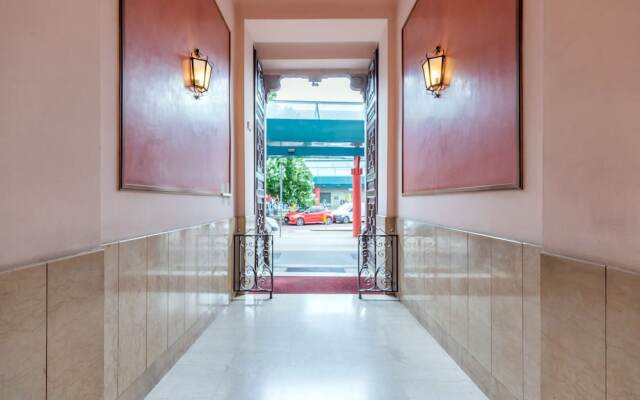 Milan Retreats Magenta