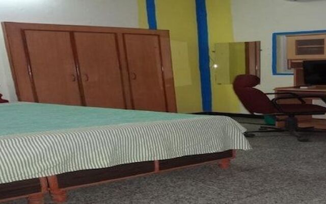 Room Maangta 281 Ashok Vihar
