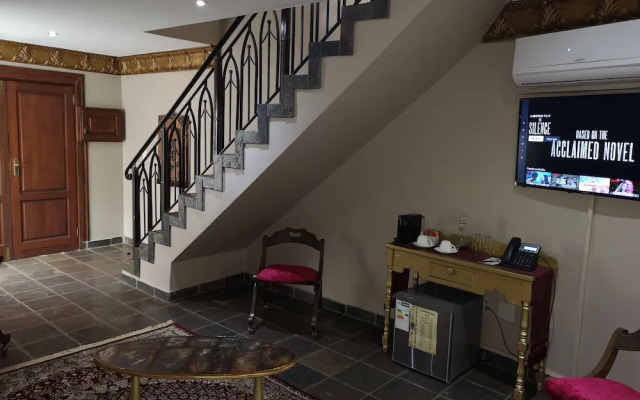 Excalibur Boutique Hotel