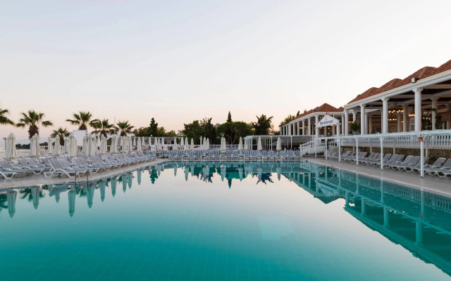 Lucas Didim Resort