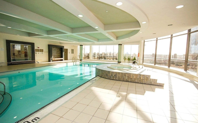 Sarkar Suites - 3880 Duke of York Blvd