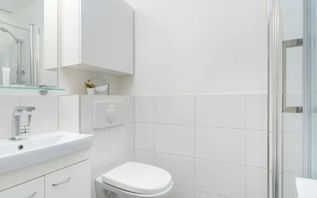 Bukowska Biurko & Smarttv by Renters