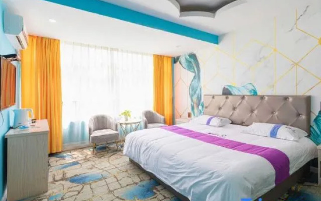 Colorful Art Hotel Shanghai