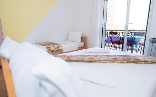 Apartmani Sutic & Restaurant San