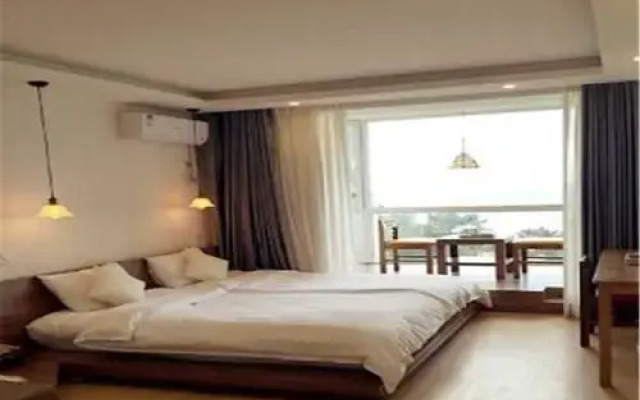 White Stone Hotel