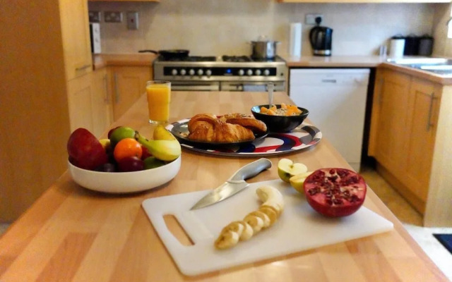 Captivating 4-bed House in Milton Keynes