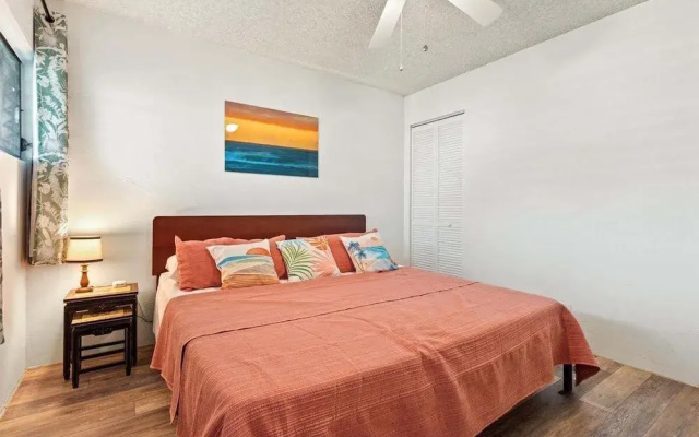 Big Island Kalanikai 215 1 Bedroom Condo