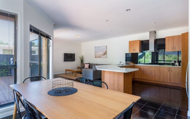 Caxton Beach Hideaway