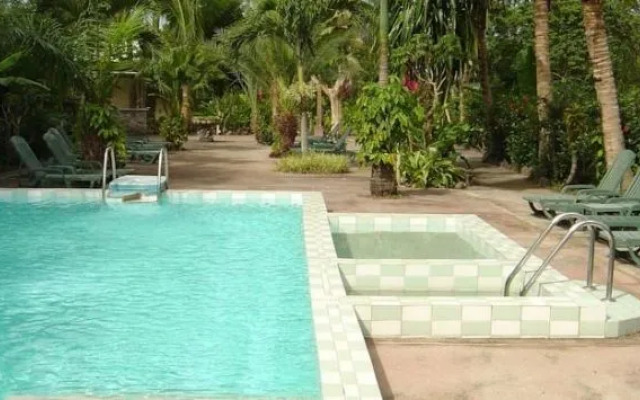 Sunset Bay Club & SeaSide Dive Resort