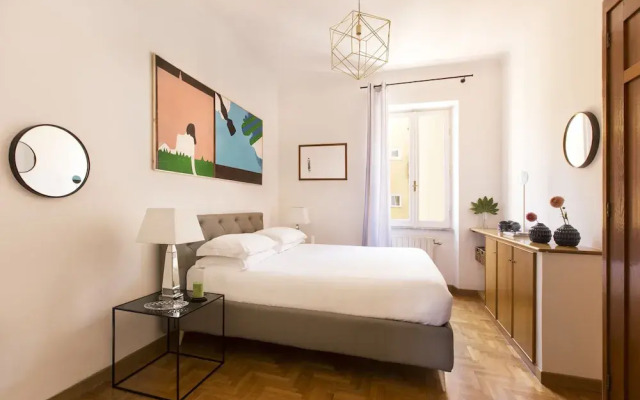 ROMAC - Condotti with terrace