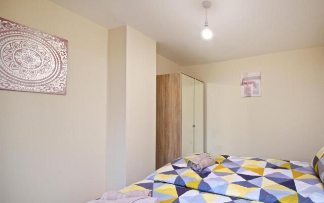 Beautiful Cozy Home With Free Parking