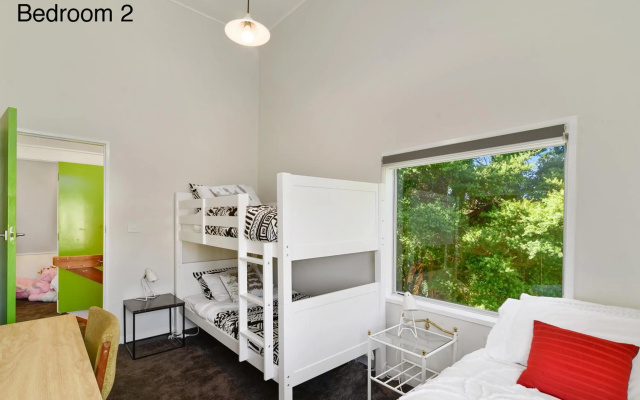 Water's Edge City Retreat – Guest Rooms – Rotorua