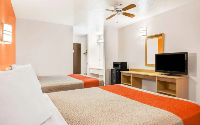 Motel 6 Beaver, UT