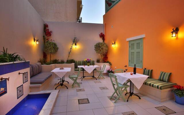 Efchi Suites 1904