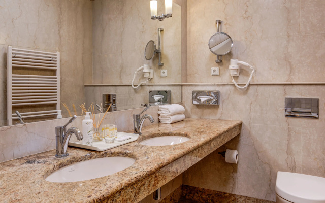 Отель Nerudova 211