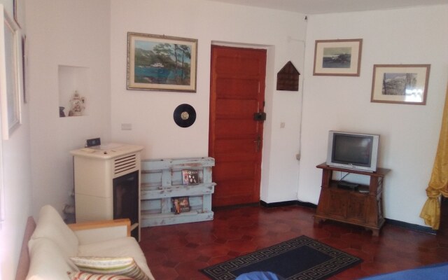 Casa due piani giardino Casanova