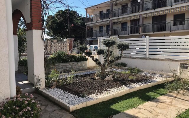 Casa Adosada La Dorada con Jardin - 100D