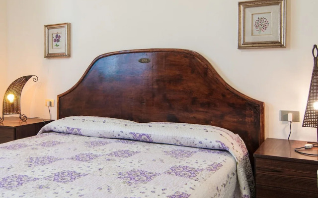 Vibrant Villa in Santa Maria del Focallo near Sea