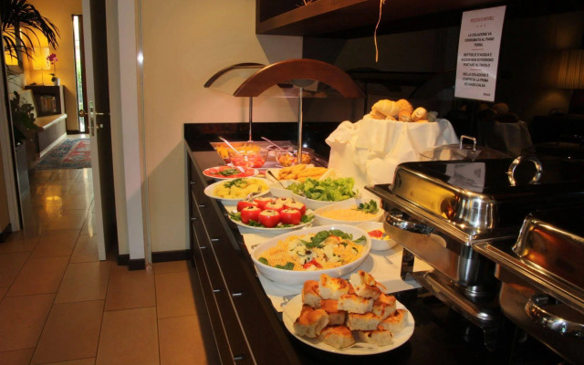 Hotel Clarin 14 by Dori