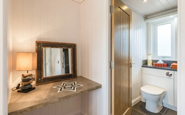 Scenic 2 Bedroom Karelia Lodge