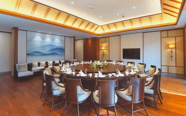 Howard Johnson the Bund Hotel Gasa