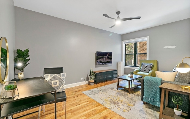 1BR Charming and Comfy Apt in Boystown
