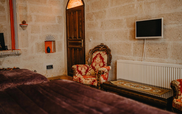 Helios Cave Hotel
