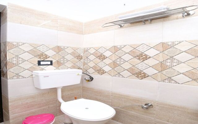 OYO 16735 Gaurav Residency