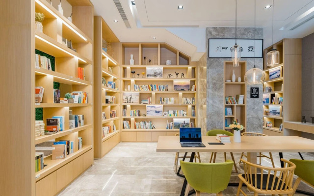 Atour Hotel (Nanjing Xingang Development Area)