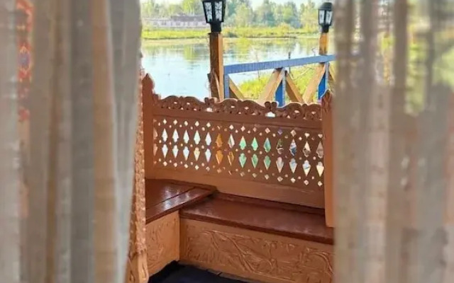 Golden Hopes Group Of Houseboats