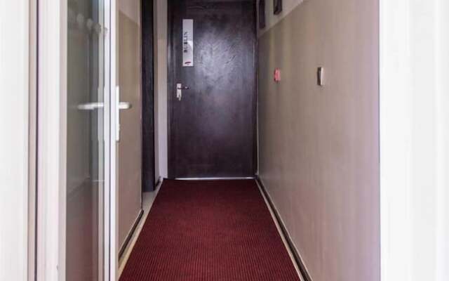 Red Mango Apartment Hotel