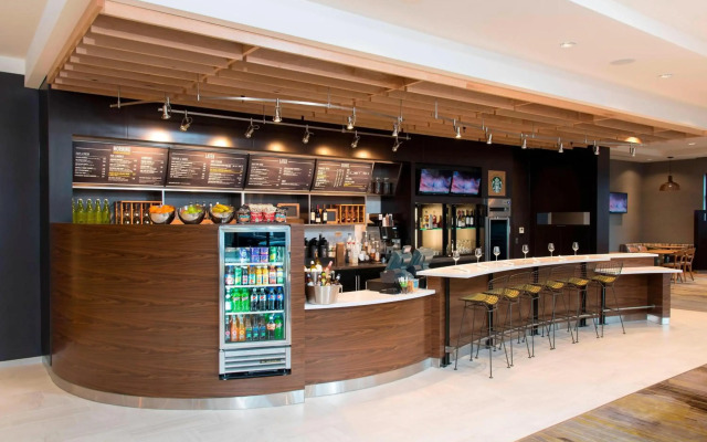 Courtyard by Marriott Holland Downtown