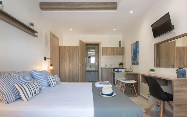 Mikes Beach Apartments & Studios
