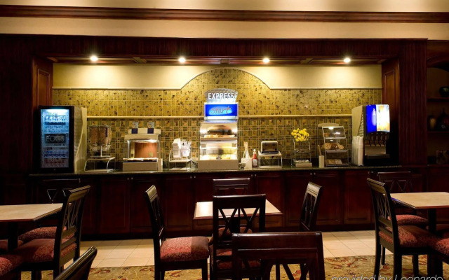 Holiday Inn Express Hotel & Suites DFW Airport South by IHG