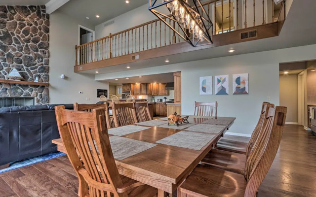 Lakefront Haven: Family-friendly Sunrise Beach Gem